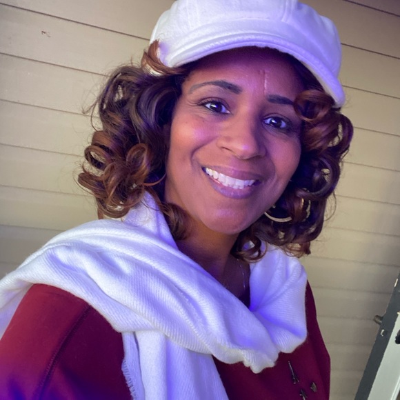 Meet your Posher, Pamela - Picture 5 of 16